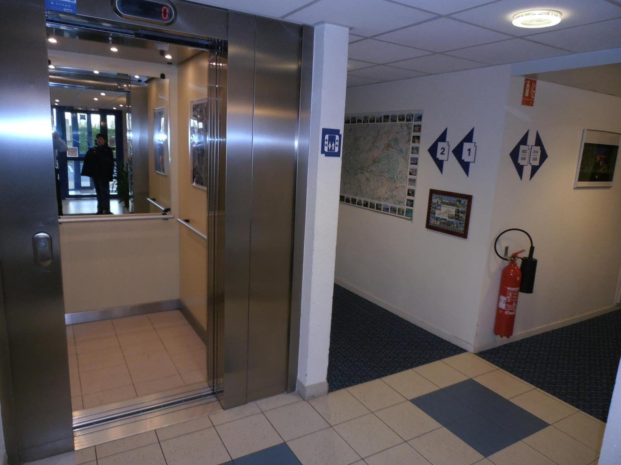 Ibis Budget Meung Sur Loire Exterior photo